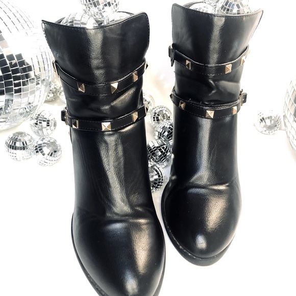 🪩 Studded Heel Bootie. - Picture 6 of 10